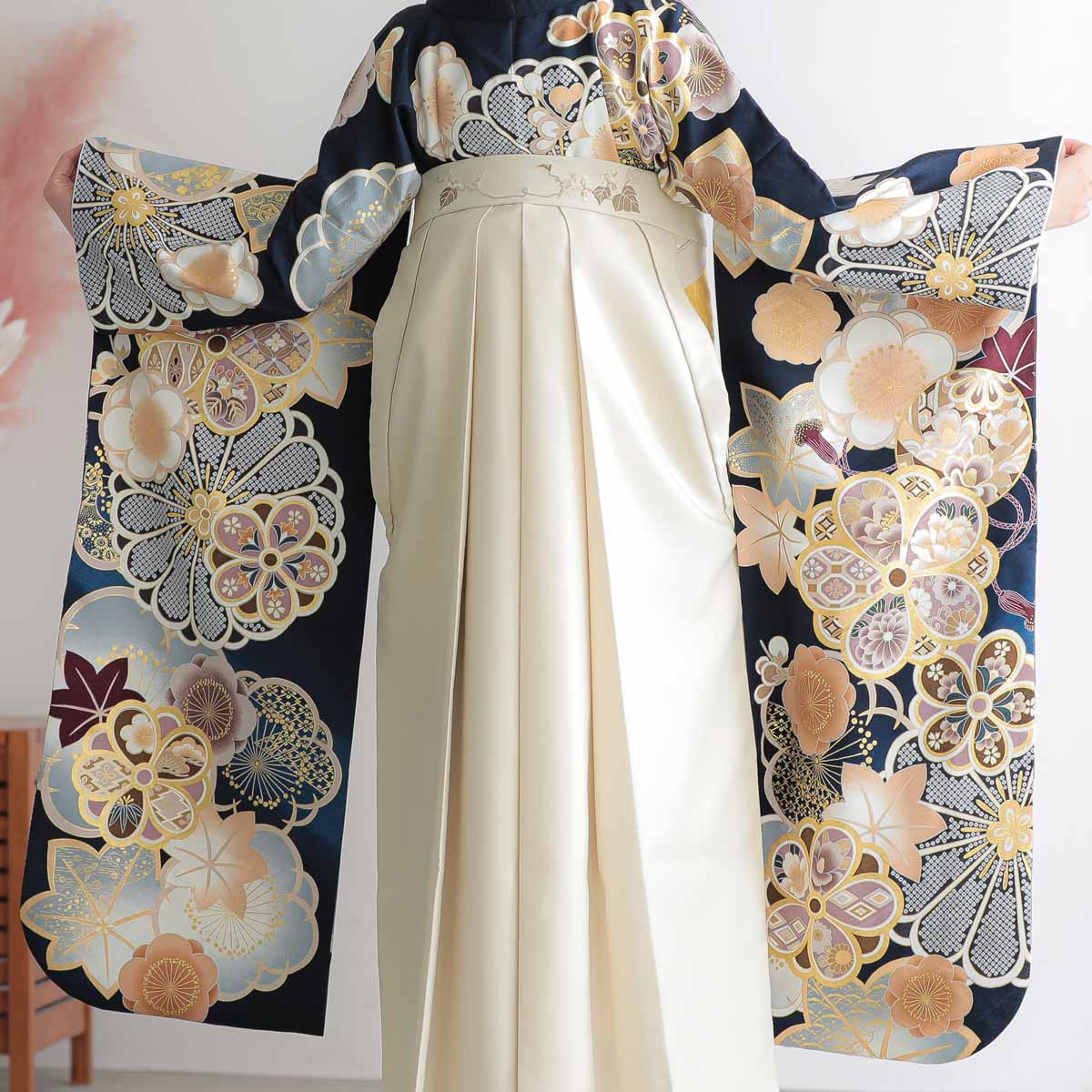  紺　梅と牡丹に鈴と手毬 レンタル 振袖袴 R2126