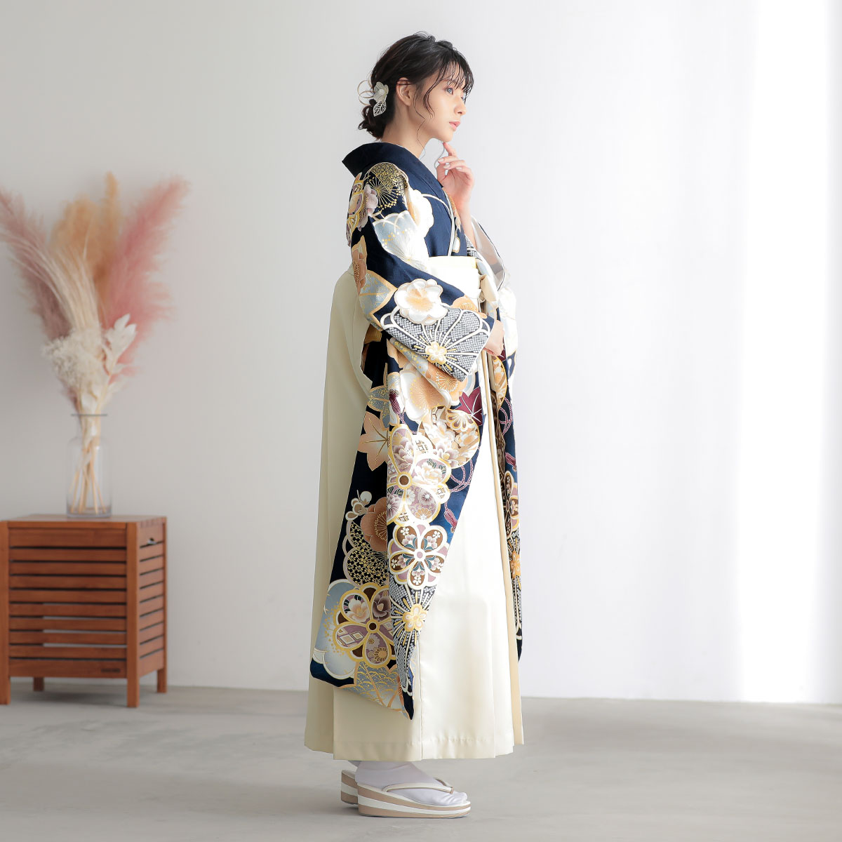  紺　梅と牡丹に鈴と手毬 レンタル 振袖袴 R2126