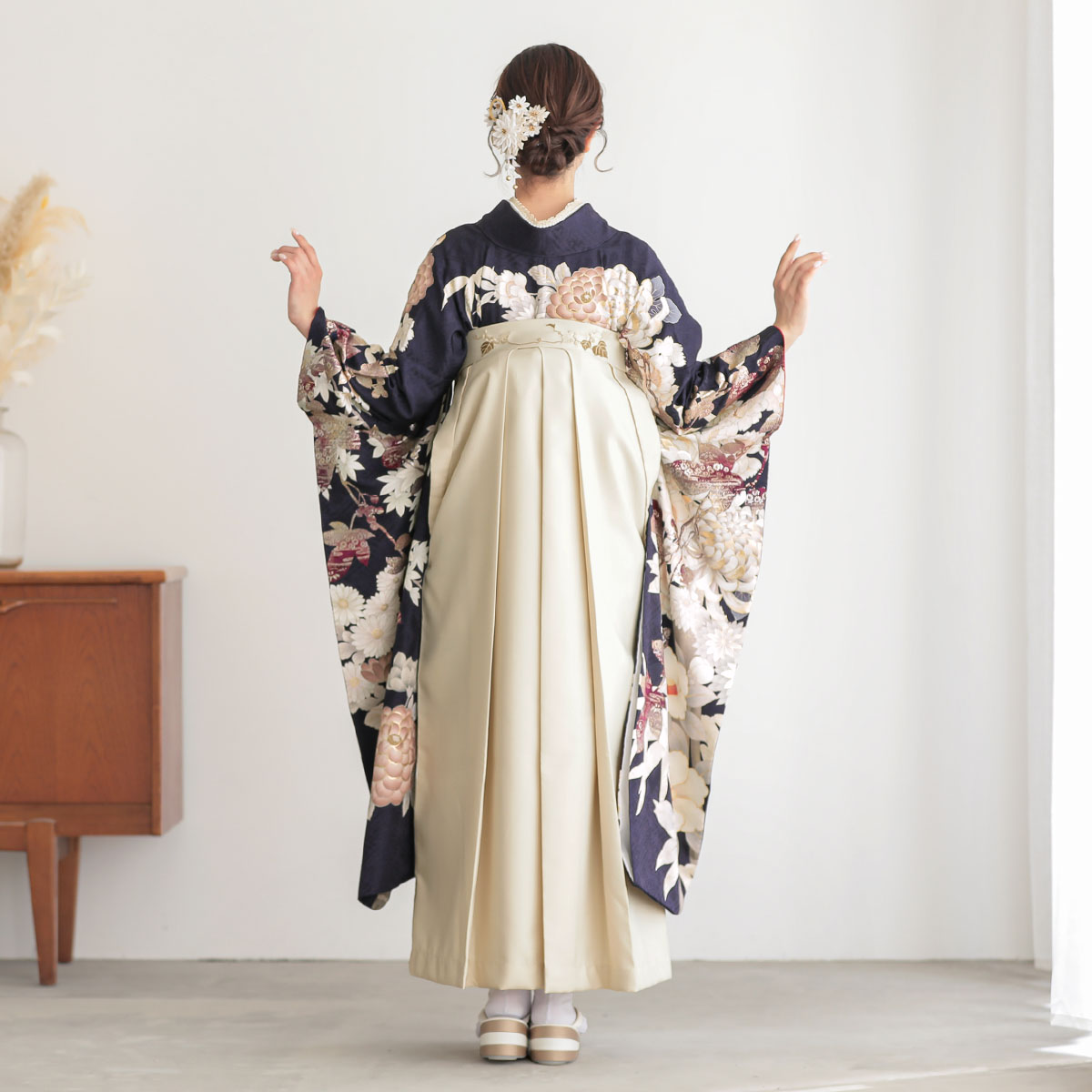 東京レトロ 濃紺　菊に蔦 レンタル 振袖袴 R2104