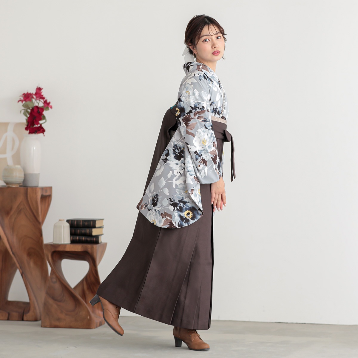  【SALE】 グレー　フラワー レンタル 大学生袴 G1035