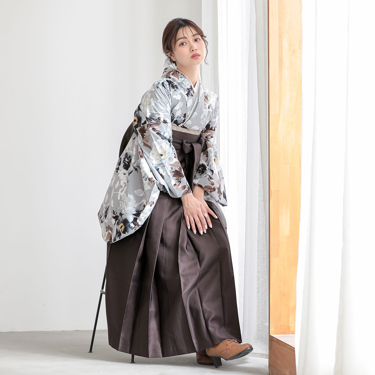  【SALE】 グレー　フラワー レンタル 大学生袴 G1035