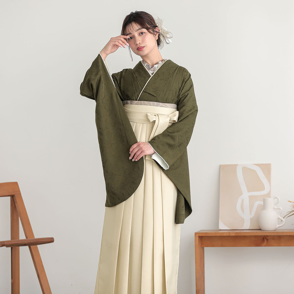 モダンアンテナ モスグリーン　幾何学文様 レンタル 大学生袴 G1049