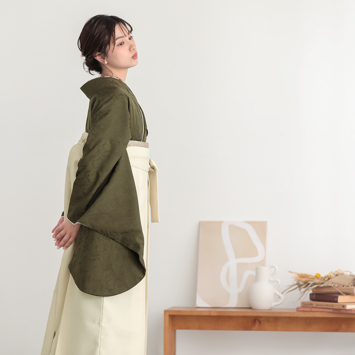 モダンアンテナ モスグリーン　幾何学文様 レンタル 大学生袴 G1049