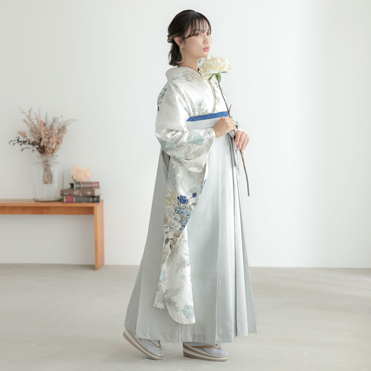  【SALE】 白　牡丹と花々 レンタル 振袖袴 R2080