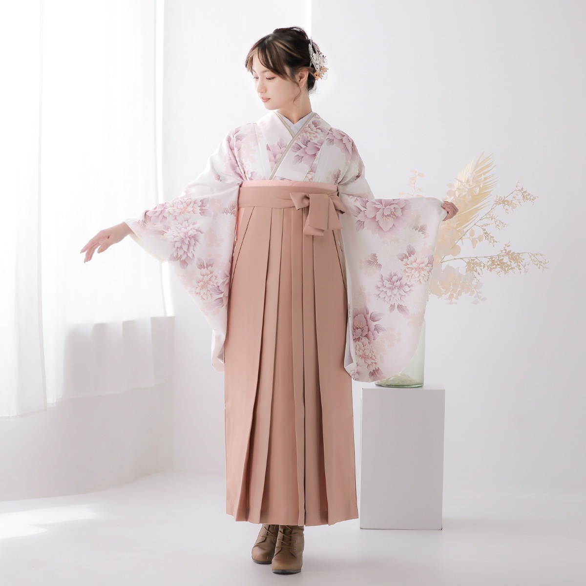  ピンクホワイト　菊牡丹 レンタル 大学生袴 G1006