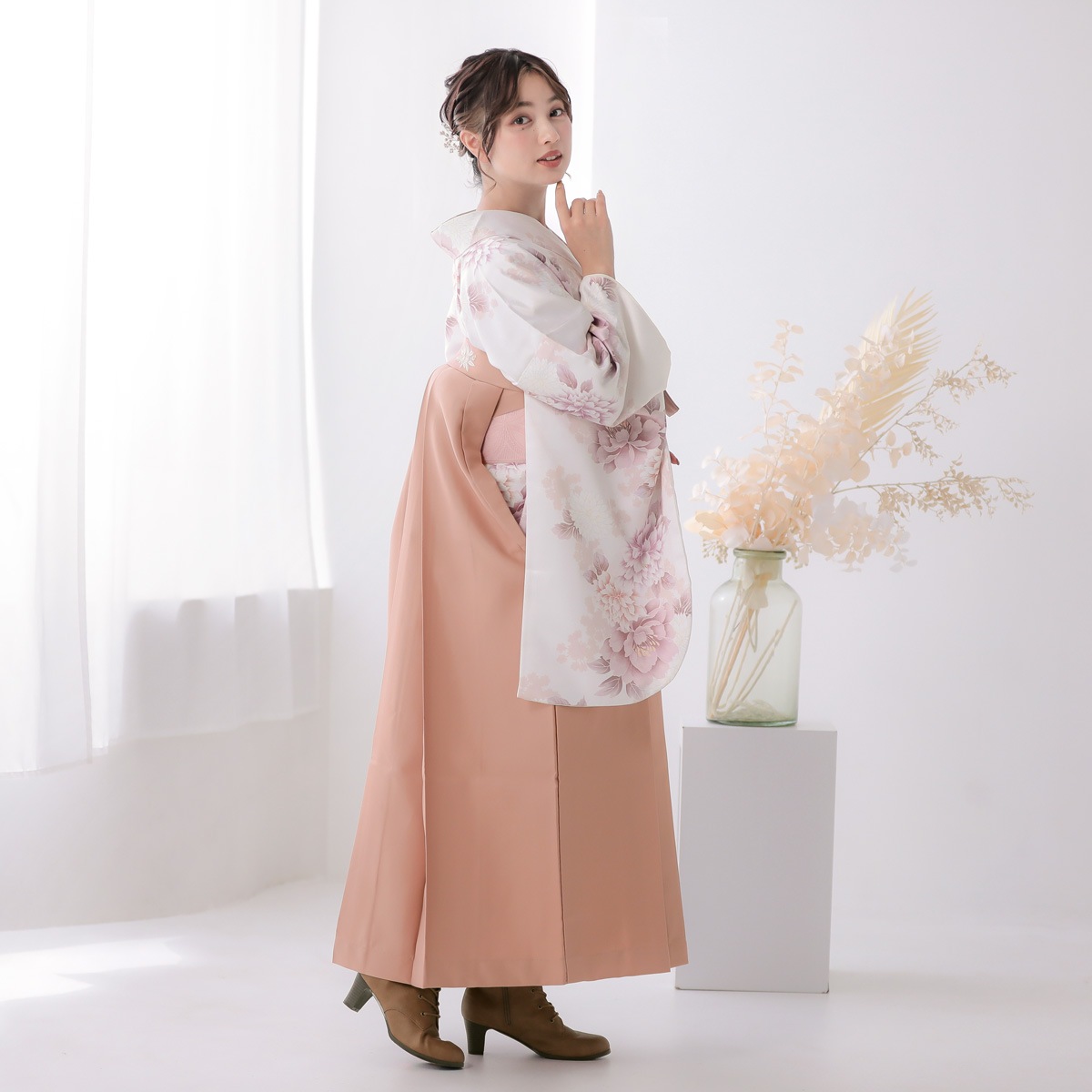  ピンクホワイト　菊牡丹 レンタル 大学生袴 G1006