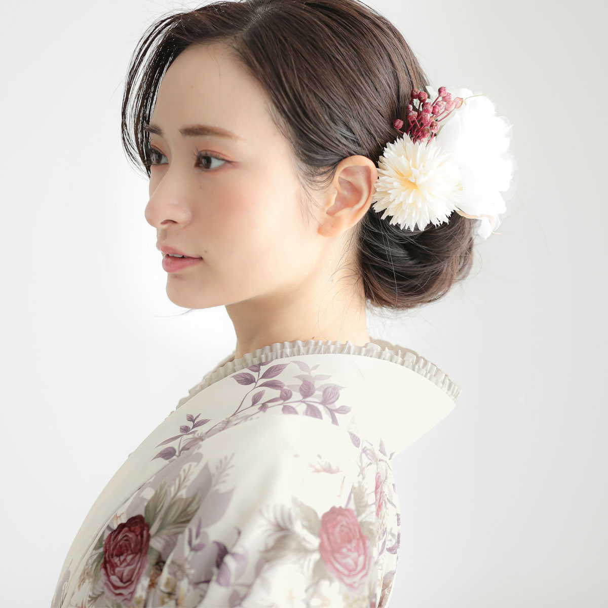  【SALE】 オフホワイト　薔薇に百合 レンタル 大学生袴 G1003