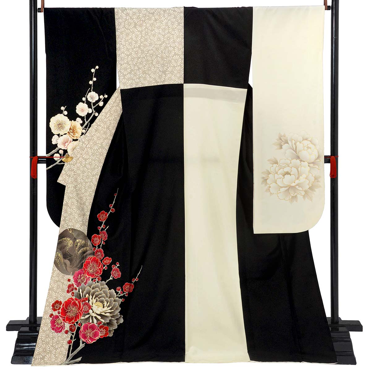 華徒然 ベージュ×黒×オフホワイト　牡丹に梅 レンタル 振袖袴 R2224