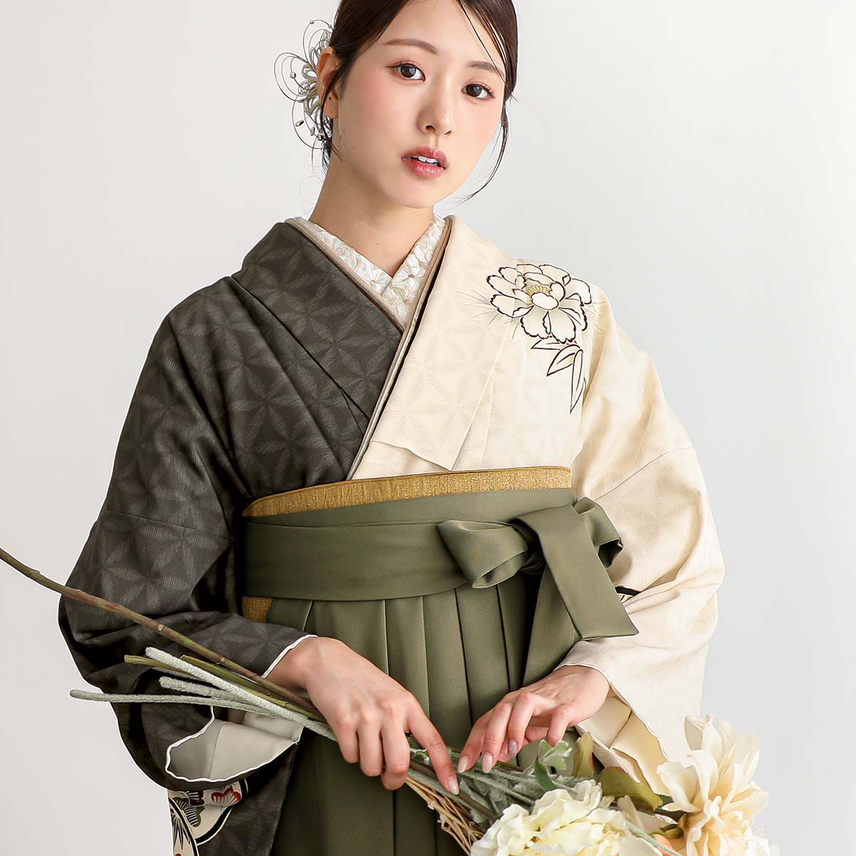 九重 クリーム×焦げ茶　捻じれ梅に鼓 レンタル 振袖袴 R2223