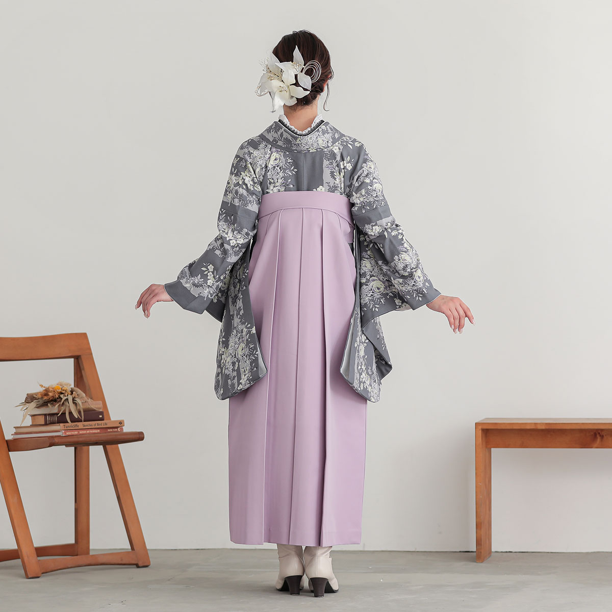 Kami Shibai 【SALE】 グレー　薔薇にストライプ レンタル 大学生袴 G976