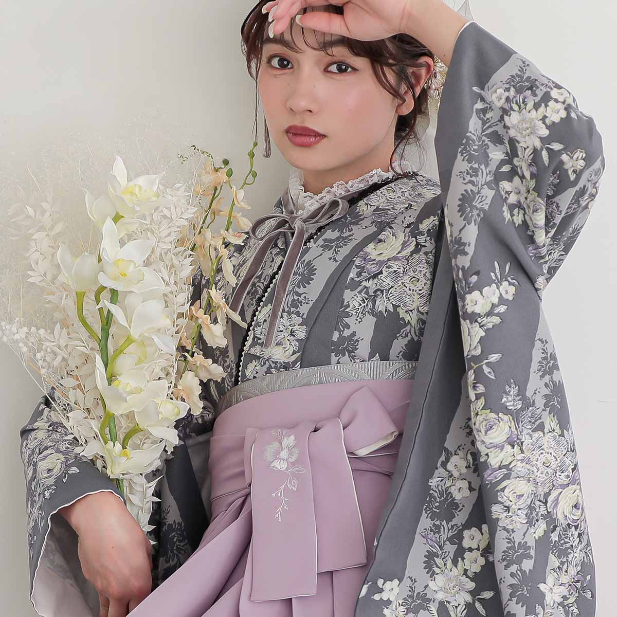 Kami Shibai 【SALE】 グレー　薔薇にストライプ レンタル 大学生袴 G976