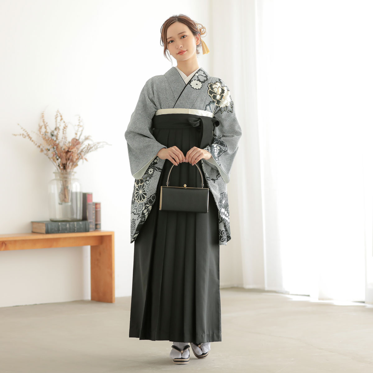  【SALE】 墨黒　菊牡丹に疋田 レンタル 大学生袴 G987