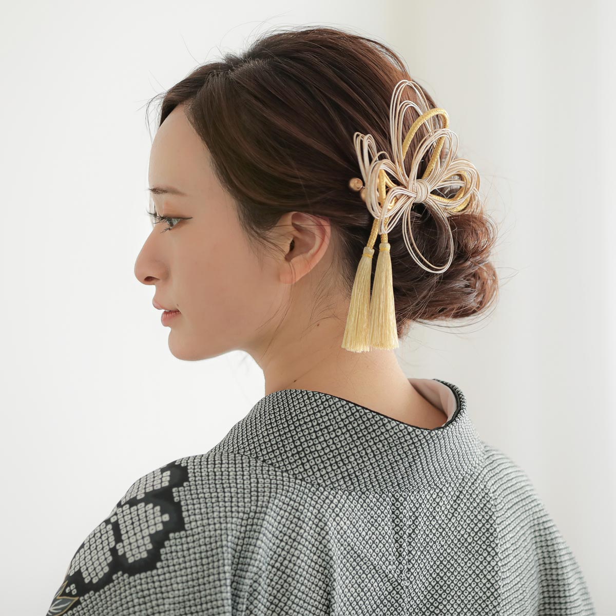  【SALE】 墨黒　菊牡丹に疋田 レンタル 大学生袴 G987