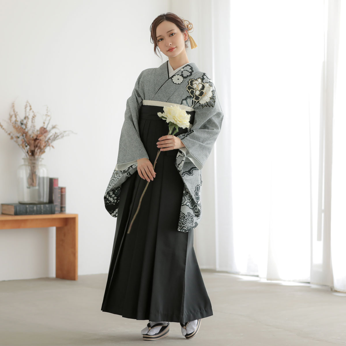  【SALE】 墨黒　菊牡丹に疋田 レンタル 大学生袴 G987