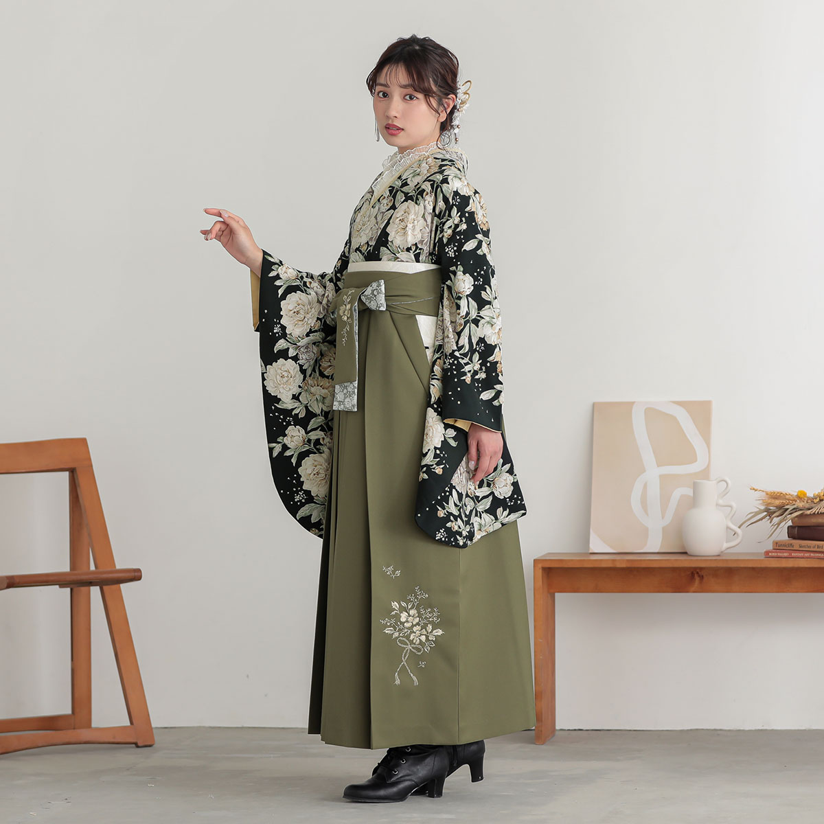 Kami Shibai 黒　ロココ レンタル 大学生袴 G973