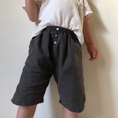 ボタンハーフパンツ