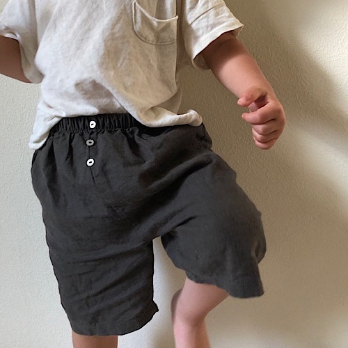 ボタンハーフパンツ