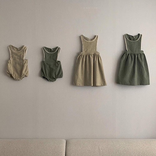 apron rompers(エプロンロンパース)