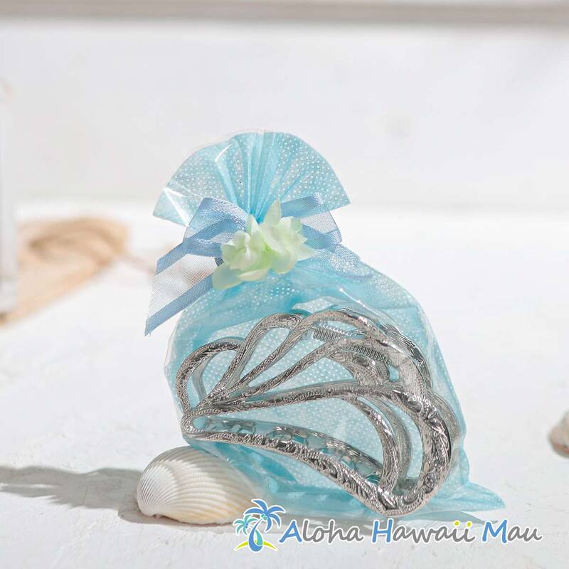 シェルノア ヘアクリップ 2カラー ハワイアン ヘアアクセサリー〈チャーム付リボンラッピング〉ハワイアン ギフト ラッピング