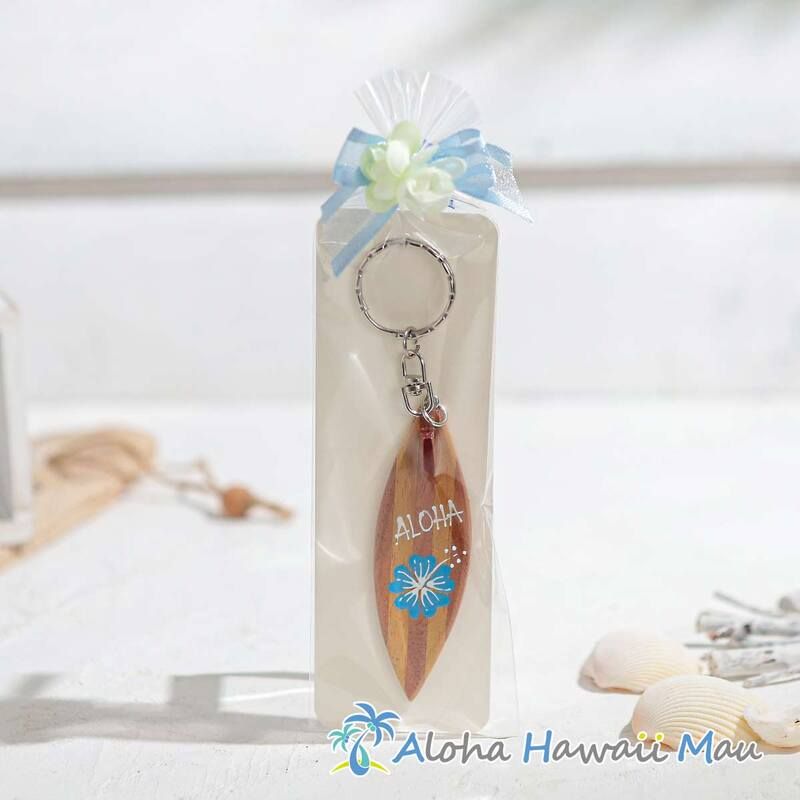 ハワイアン キーホルダー サーフボード型 ハイビスカス ALOHA ウッド 6カラー〈チャーム付リボンラッピング〉ハワイアン ギフト ラッピング
