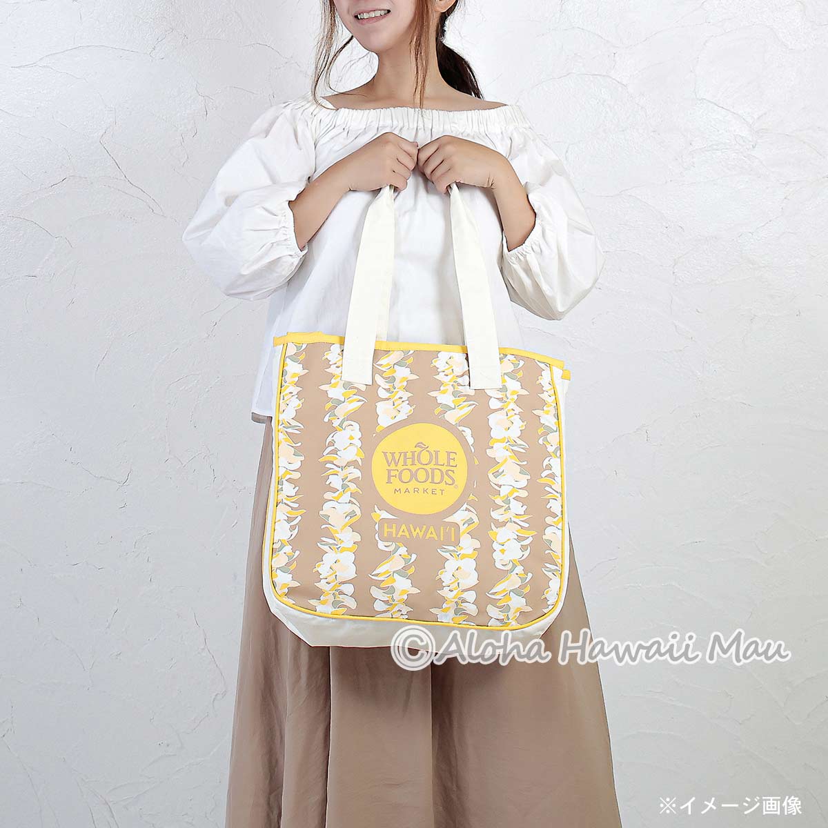 ハワイ限定〉ホールフーズマーケットトートバッグ プルメリアレイ柄