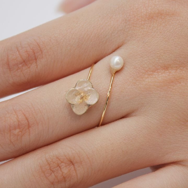 漆花 八重咲 黒 ピアス | 衣,アクセサリー | IKUNAS