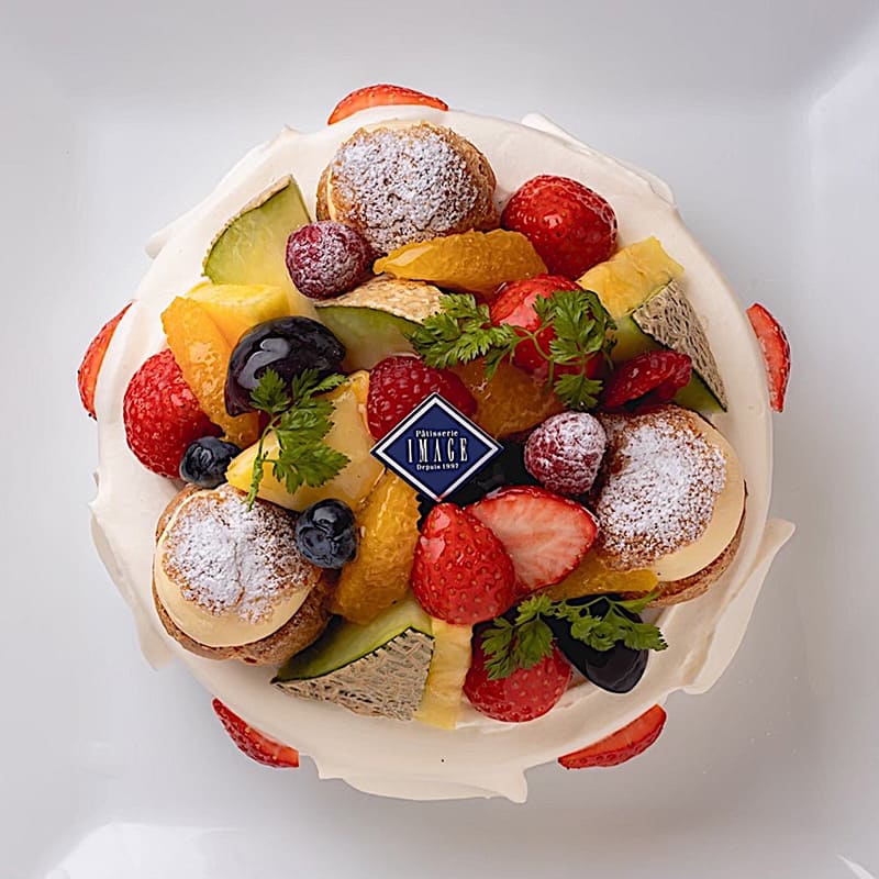 スペシャルデコレーション｜季節のフルーツ×プチシューの手作りケーキ