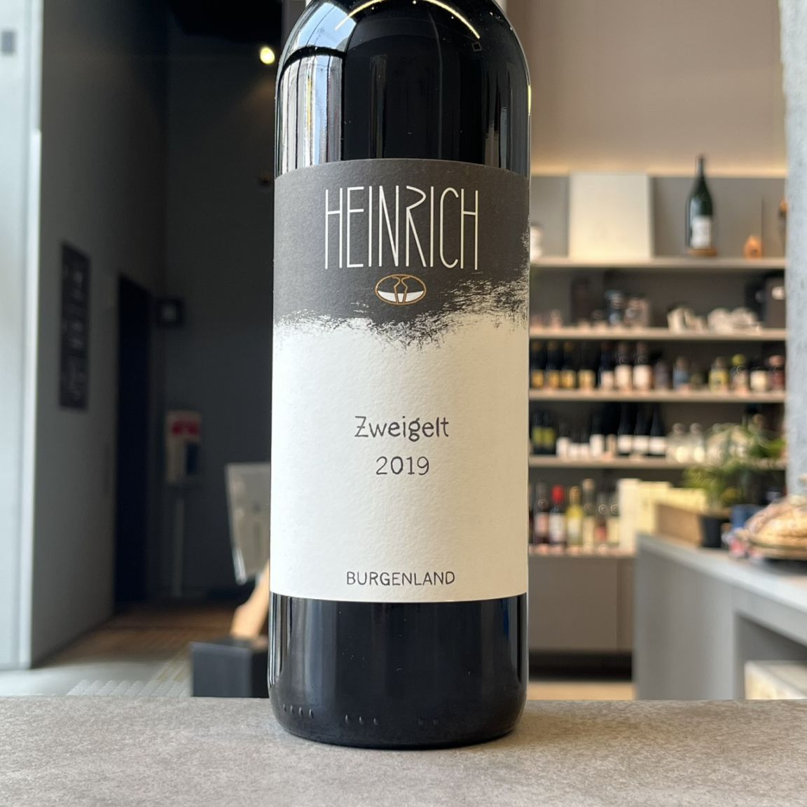 ハインリッヒ ツヴァイゲルト 2019 赤 750ml<br>Heinrich Zweigelt
