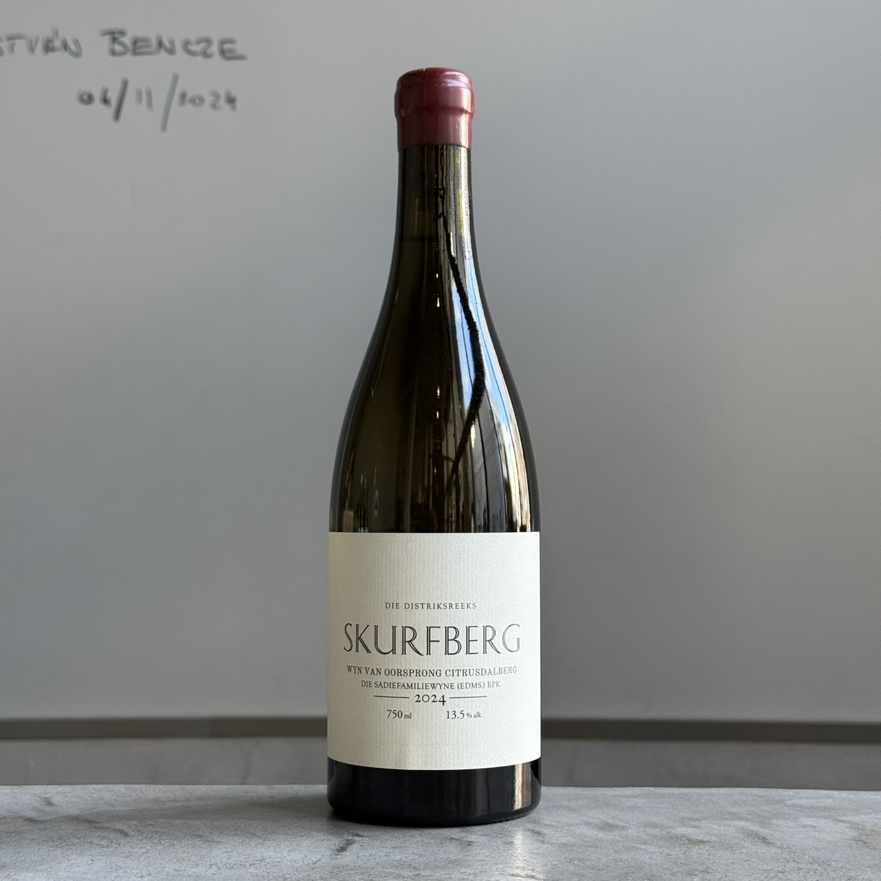 サディ・ファミリー スカーフバーグ 2024 白 750ml<br>Sadie Family