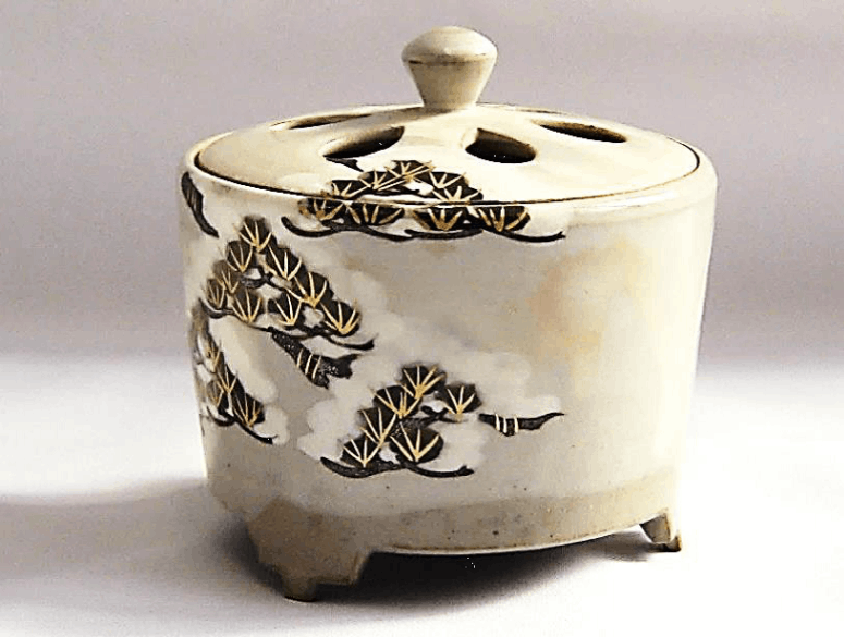 新品 香道 香炉セット一式 清水焼 寛楽作 金彩香炉 箱入 楽天市場】御焼香 お香 角型 香呂 PC製 5寸香炉 黒フチ金 宗紋入