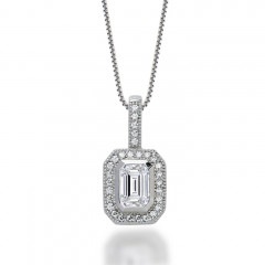 0.76ct エメラルドカットヘイローネックレス