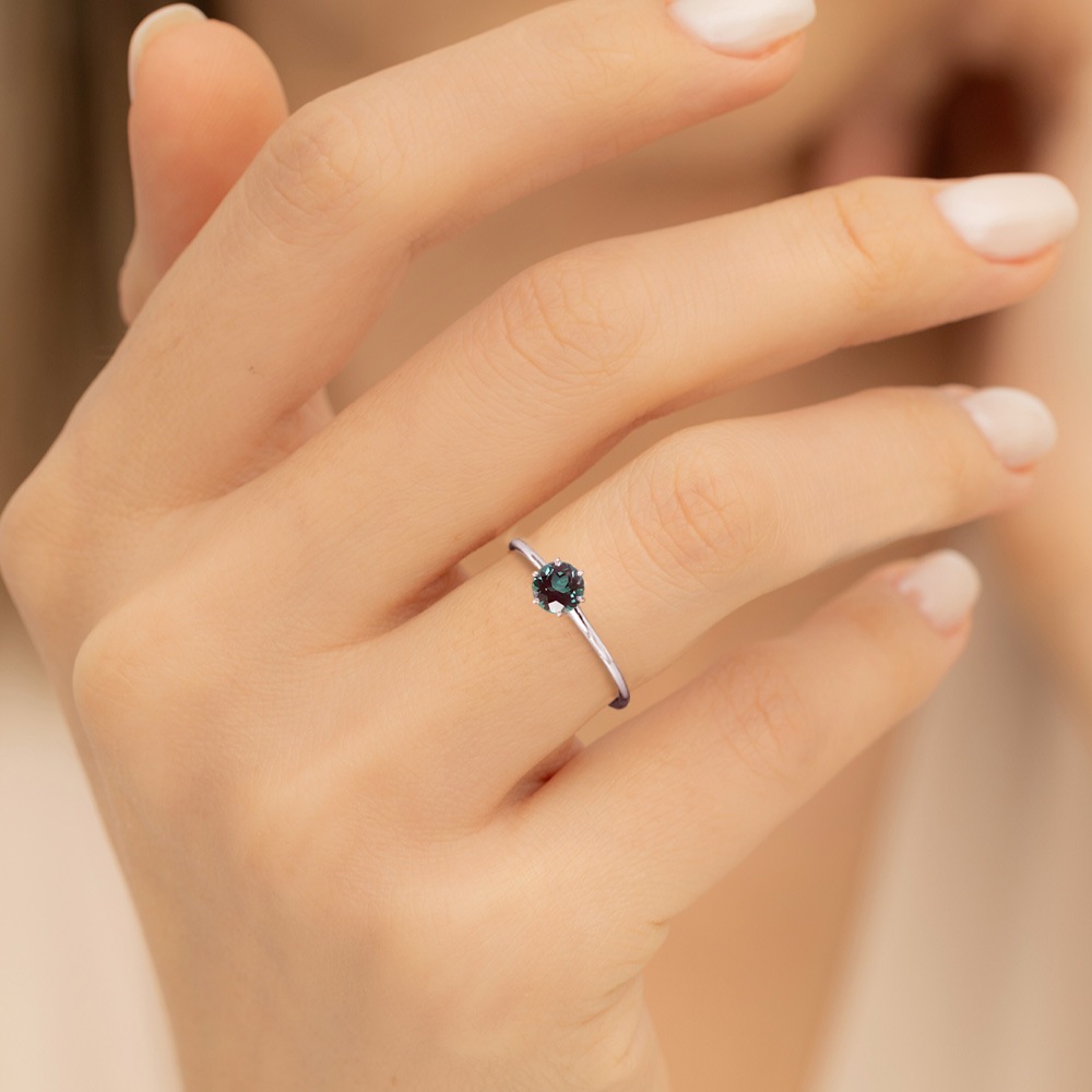 0.3カラット ラウンド アレキサンドライト リング ( ラボグロウン ) 指輪 プラチナ 18金ゴールド