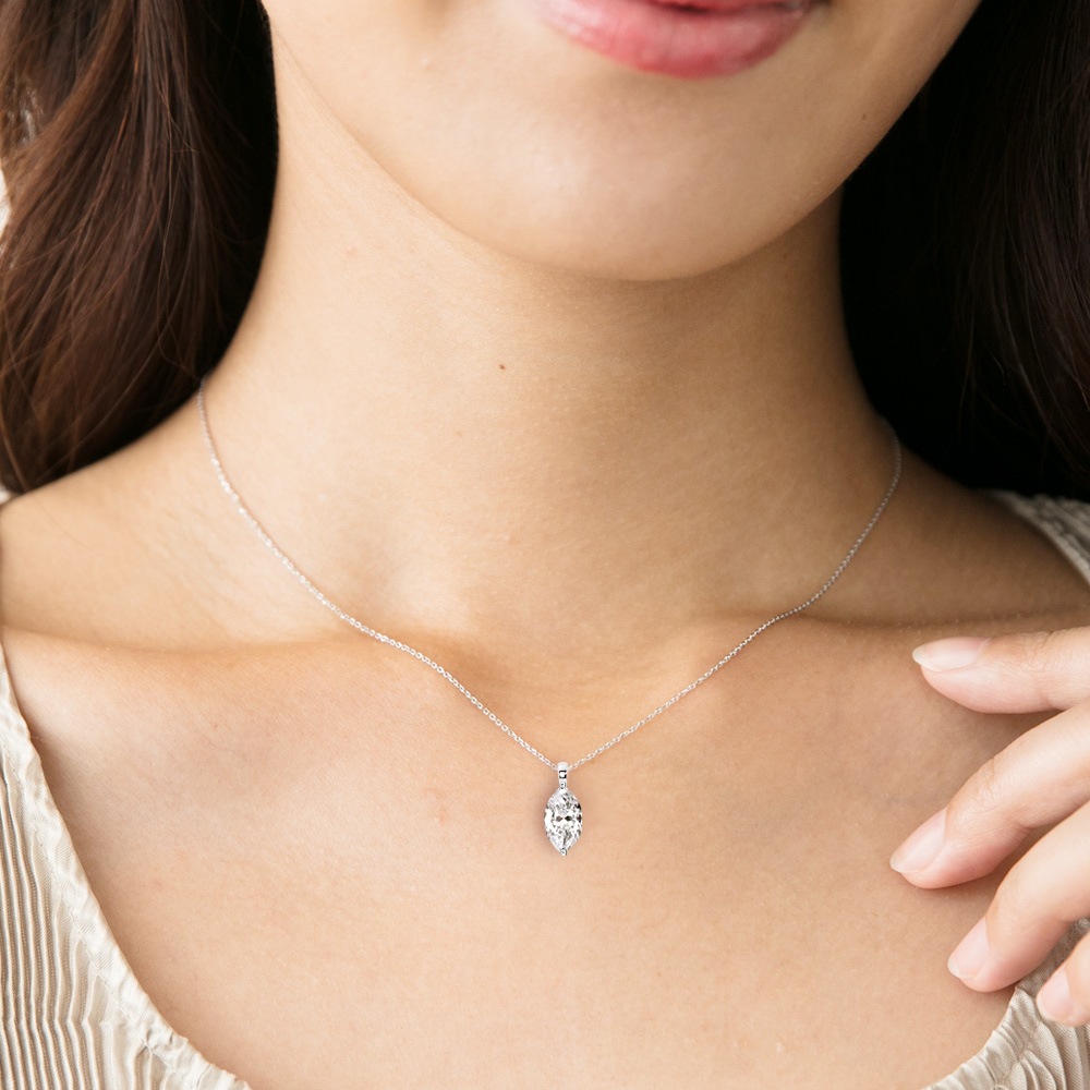【IGI鑑定書付き】PT/K18 マーキス ダイヤモンド ソリティアネックレス(0.5ct-1.0ct)ラボグロウンダイヤモンド(D-VVS2)