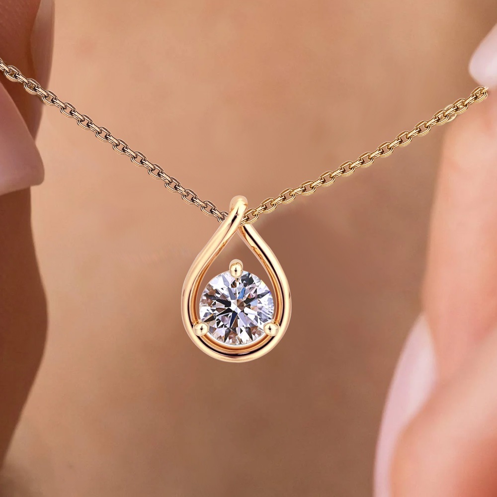 【IGI鑑定書付ダイヤ 0.5ct / 1.0ct 】PT900/K18 ドロップ（しずく型）モチーフ ダイヤモンド ソリティアネックレス（ラボグロウン・ダイヤモンド）