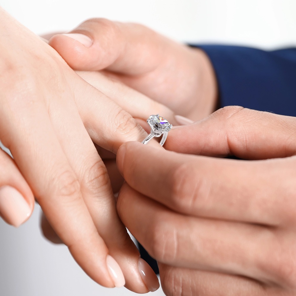 【1ct】ラボグロウンダイヤモンド リング オーバルカット D/VVS2/2EX Pt900 K18 ソリティア 指輪|JEWELRY CASTLE
