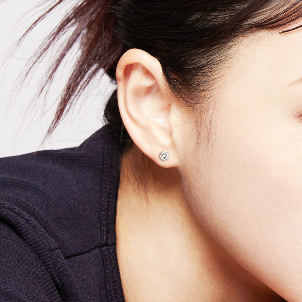 Pt900 / K18 モアサナイト 6爪 一粒 ピアス（0.3ct 0.5ct 1.0ct）