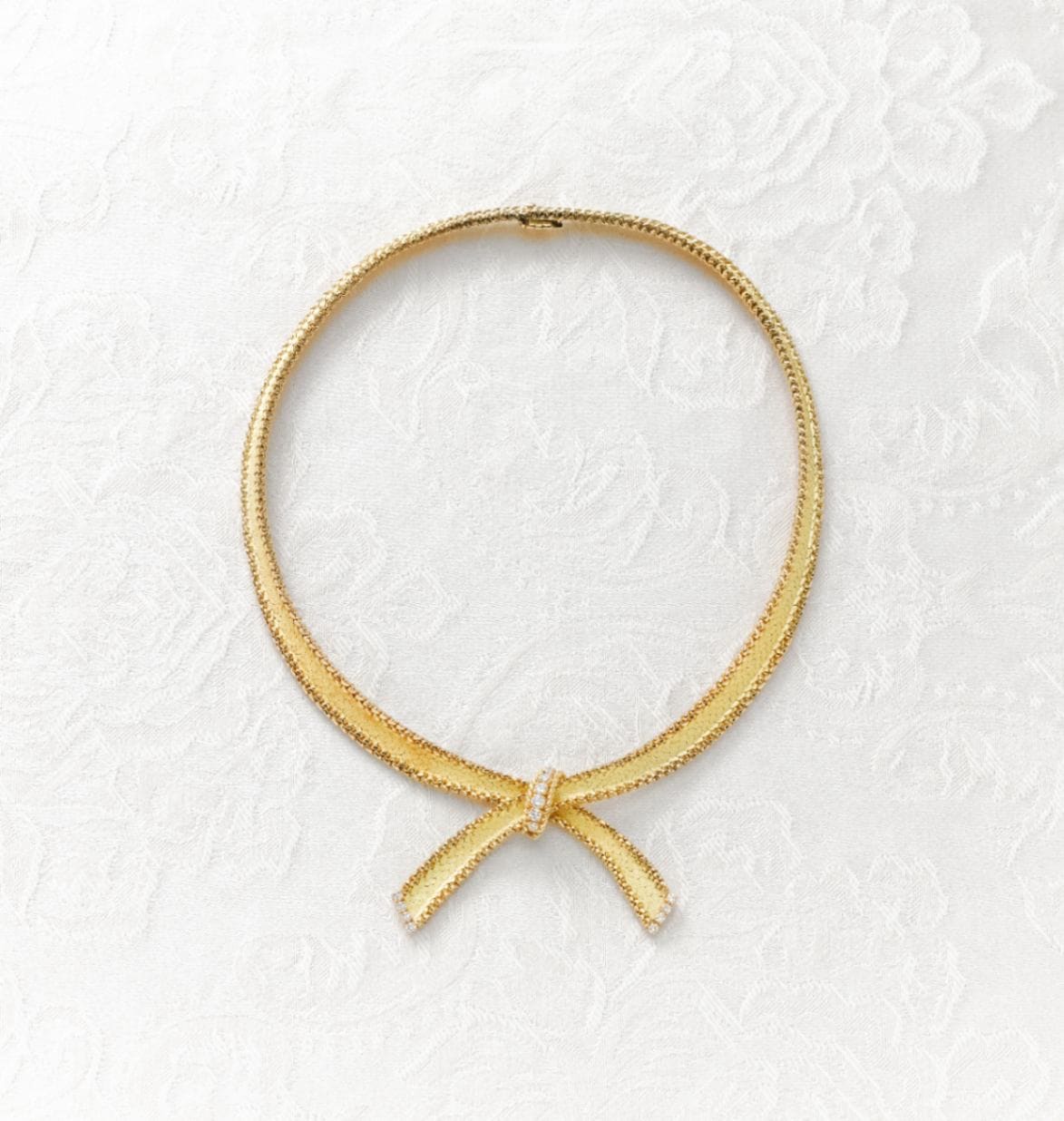 フランス製K18イエローゴールドチョーカー メレ入り リボン型 HR1  