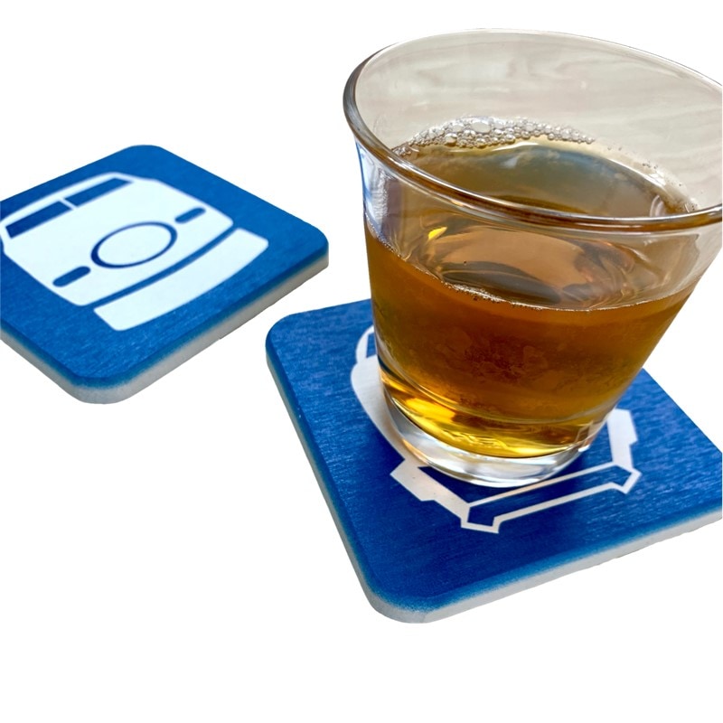 ９ｍｍ厚でも非常に軽く、グラスの水滴をどんどん吸い込みます。
吸水力が落ちれば陰干しする事により吸水性は回復します。
汚れは中性洗剤や漂白剤で落とす事が出来ます。
