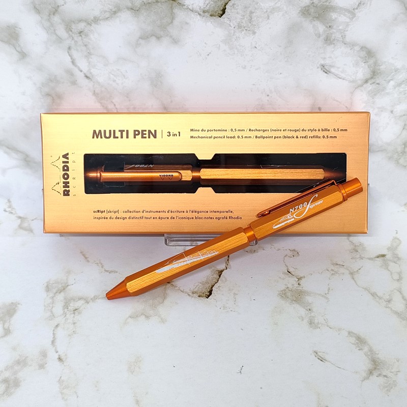 デザイン違いで、オレンジもございます。