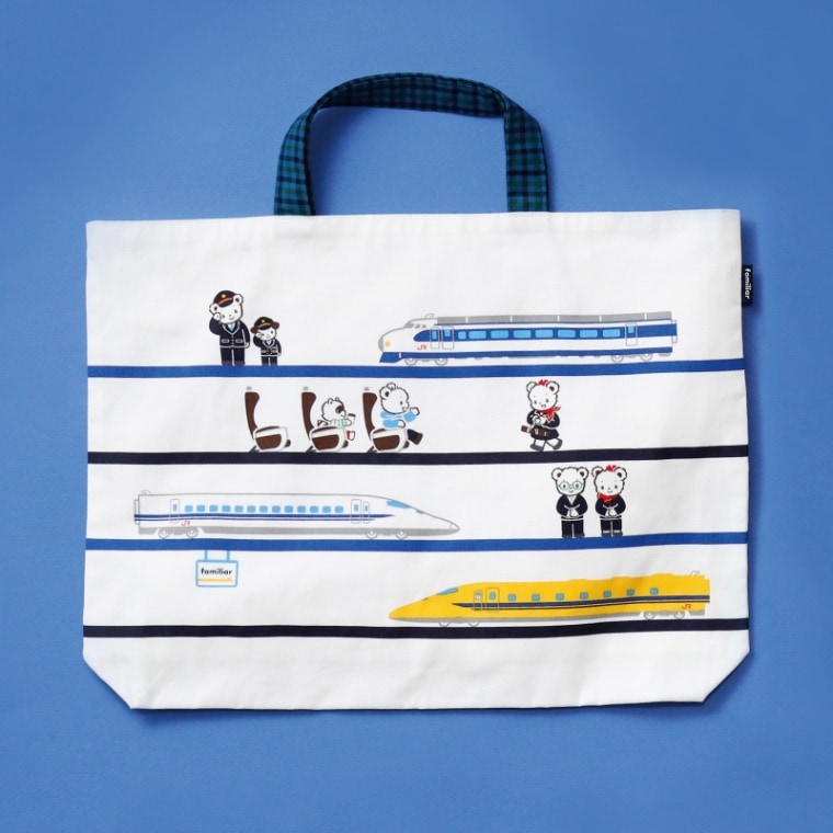 前面には車掌やパーサーになったファミちゃんとなかまたちがデザインされています。<br>
新幹線車両は初代新幹線０系、700系、923形ドクターイエローが描かれています。