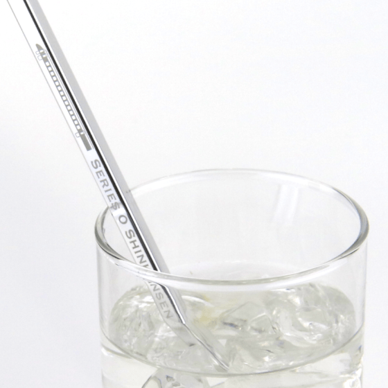 新幹線0系の車体をイメージした「東海道新幹線再生アルミストロー」も販売中