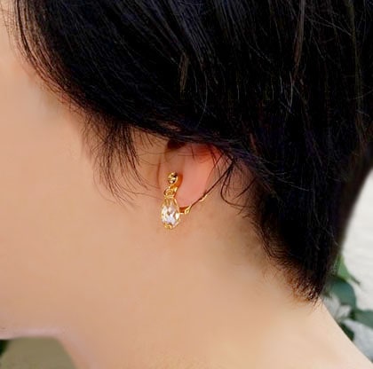 クリスタルガラス ドロップイヤリング ゴールデンシャドウカラー