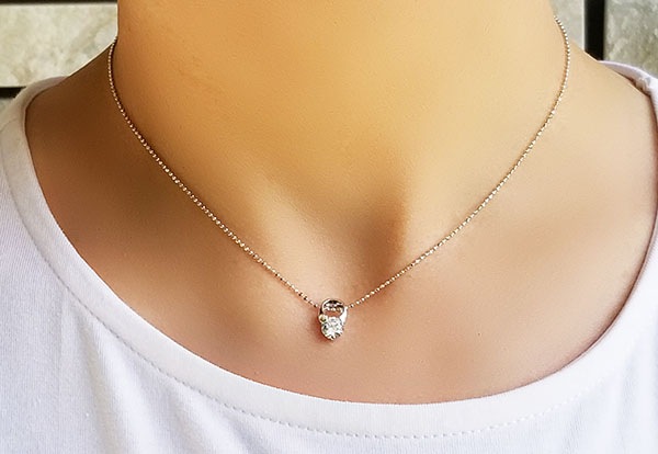 キュービックジルコニア　リングモチーフペンダント