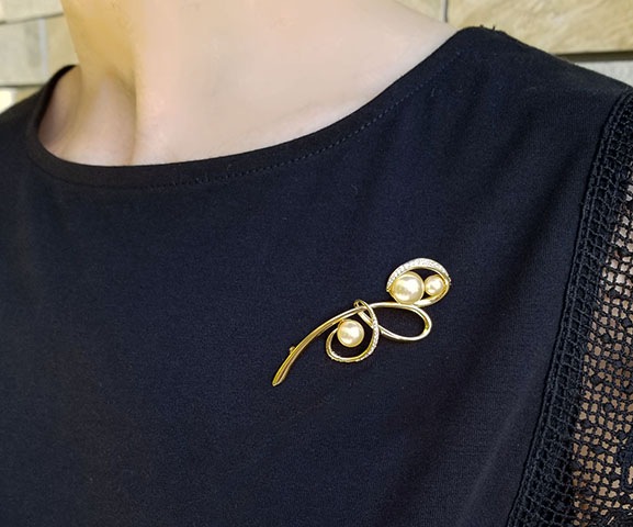 クリスタルガラスパール フロウブローチ ライトゴールドカラー
