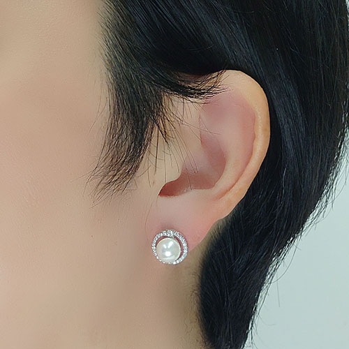 貝パール　クラシカルデザインピアス ホワイトカラー