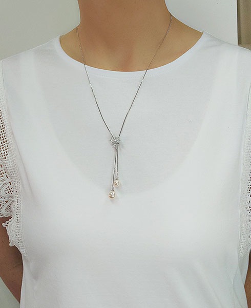 クリスタルガラスパール　フラワーモチーフスライドネックレス クリームローズカラー