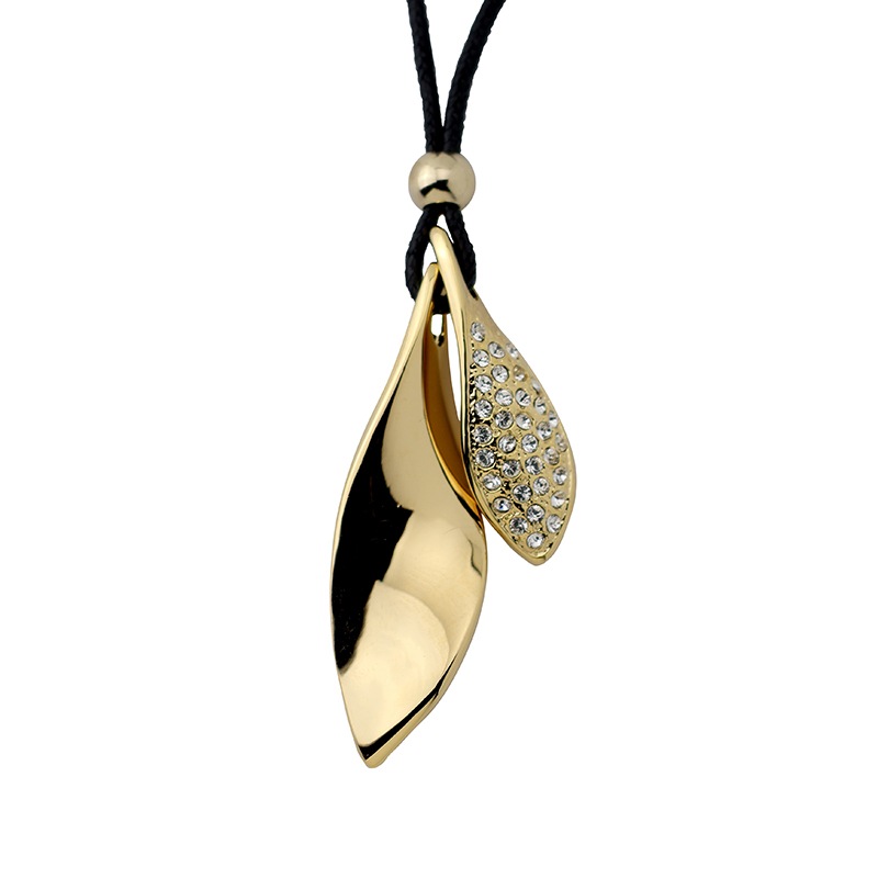 モダンリーフモチーフ　デザインネックレス ゴールドカラー