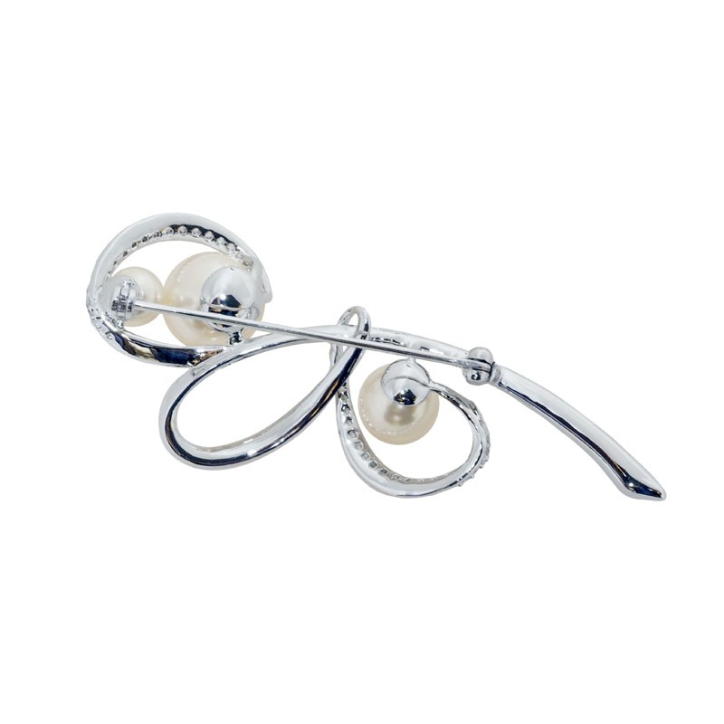 クリスタルガラスパール　フロウブローチ クリームローズカラー