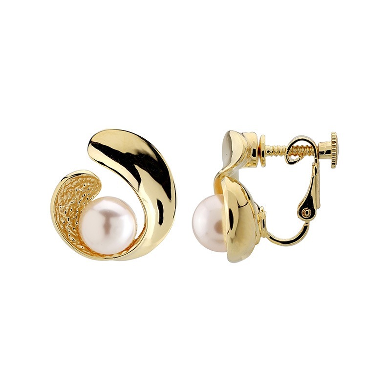 ヤドリギモチーフ　メタルイヤリング ゴールドカラー