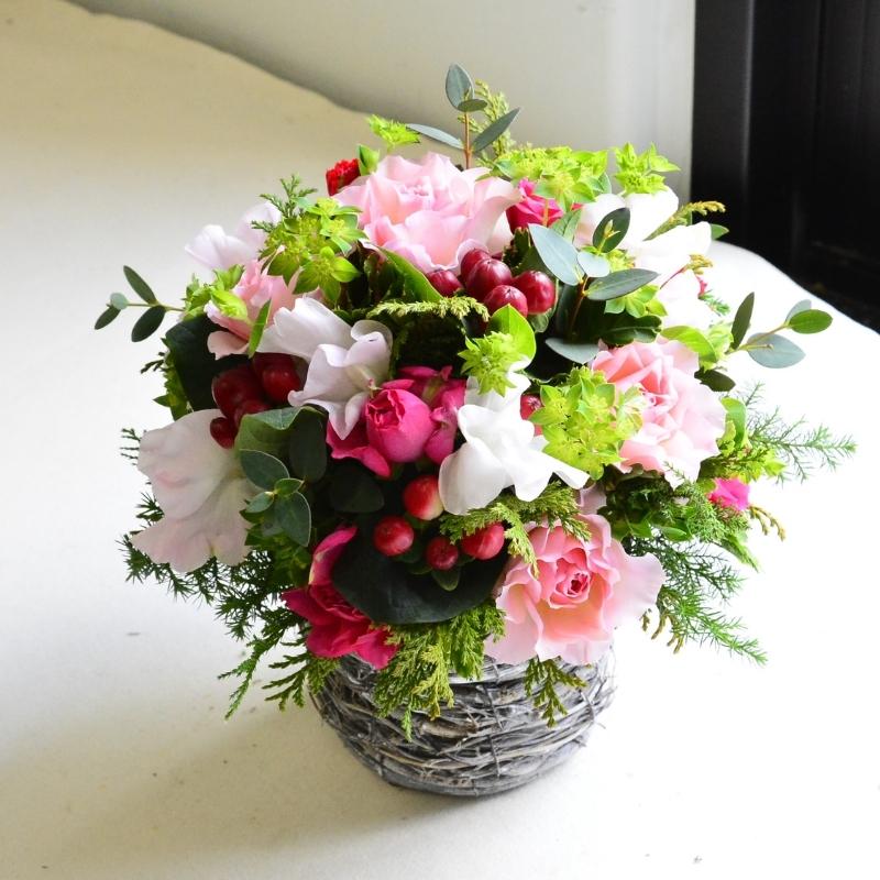 花 フラワーアレンジメント 生花 フラワーギフト 誕生日 ギフト フラワー アレンジメント プレゼント お祝い お礼 花屋 色が選べる アレンジ 贈り物 結婚 出産 展示会 楽屋花 記念日 お見舞い 花屋 おしゃれ かわいい アルネの花 5 a お花 指定日 お届け 最強配送